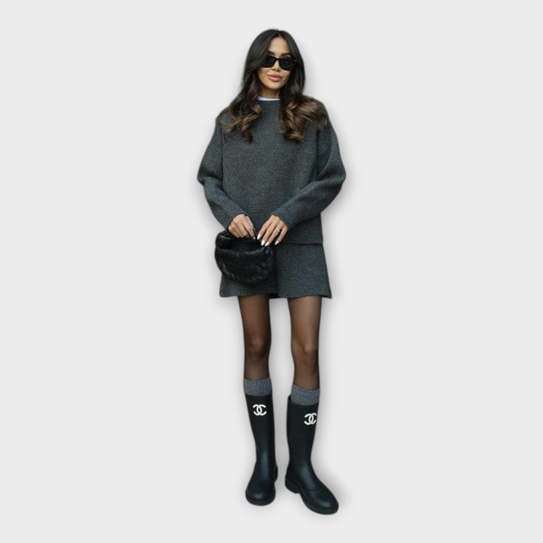 Conjunto de Blusa de Malha e Saia com Linha Moderna