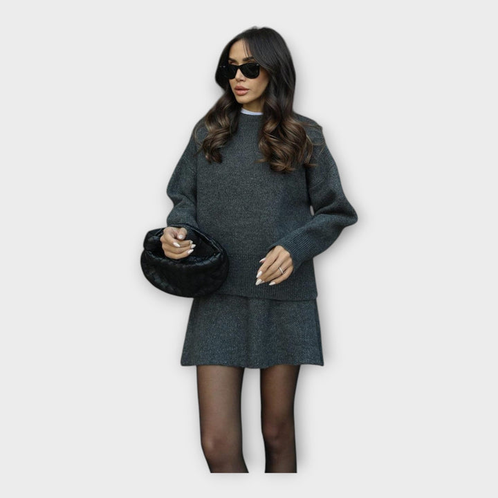 Conjunto de Blusa de Malha e Saia com Linha Moderna