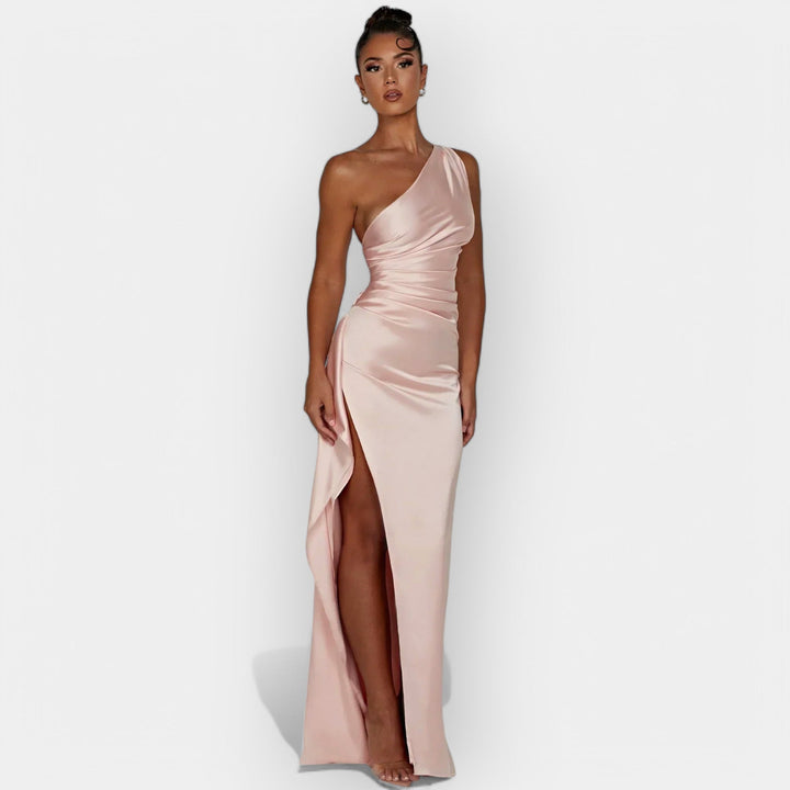 Vestido de Cetim para Noites Aristocráticas
