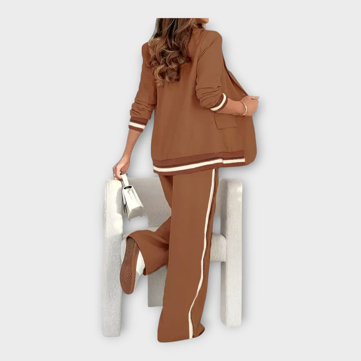Conjunto com Casaco e Calças