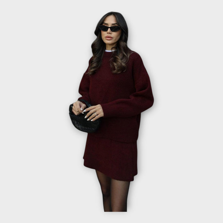 Conjunto de Blusa de Malha e Saia com Linha Moderna