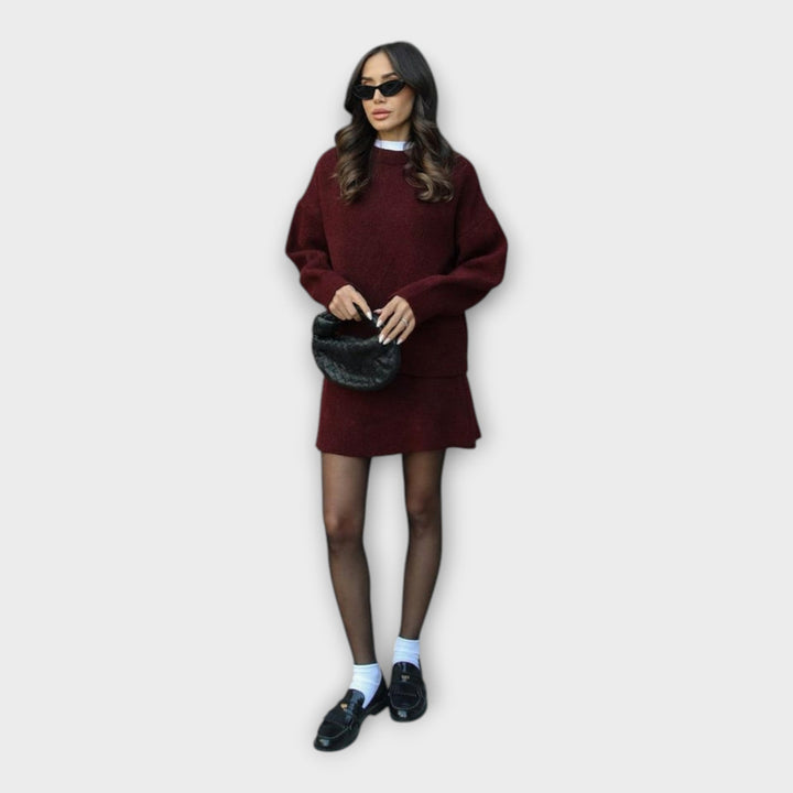 Conjunto de Blusa de Malha e Saia com Linha Moderna