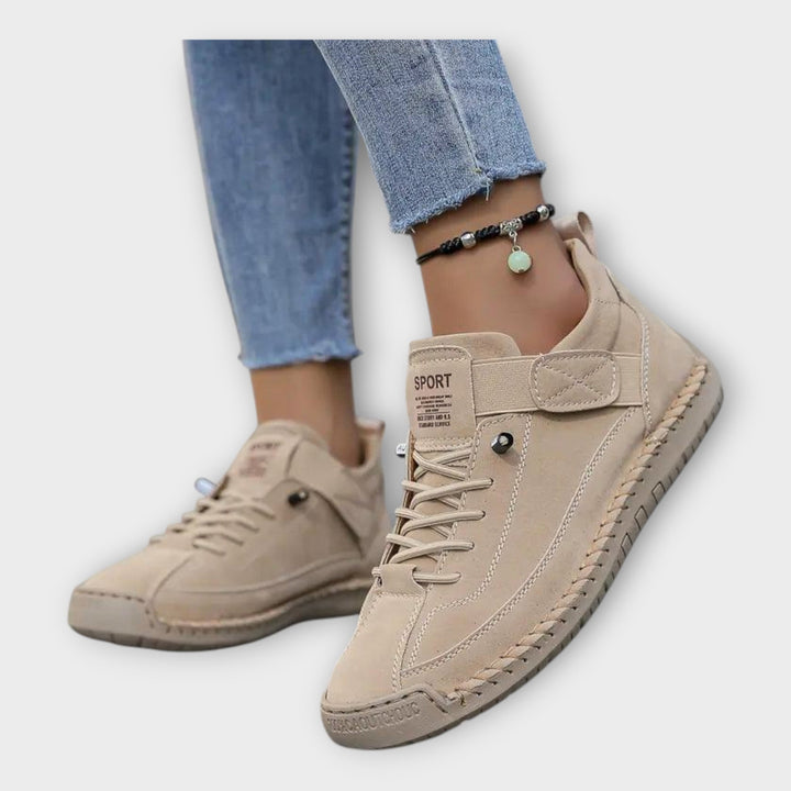 Sapatilhas desportivas com design elegante e prático