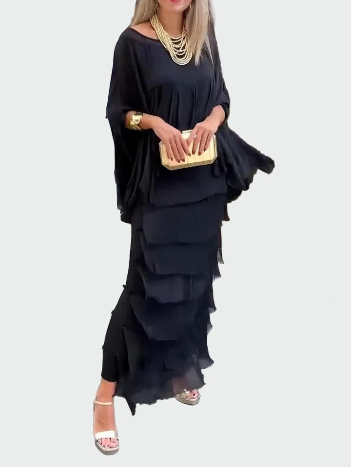 Vestido Assimétrico com Camadas e Rendas