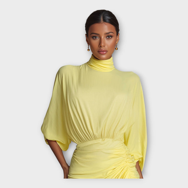 Vestido longo com pregas elegantes e design requintado