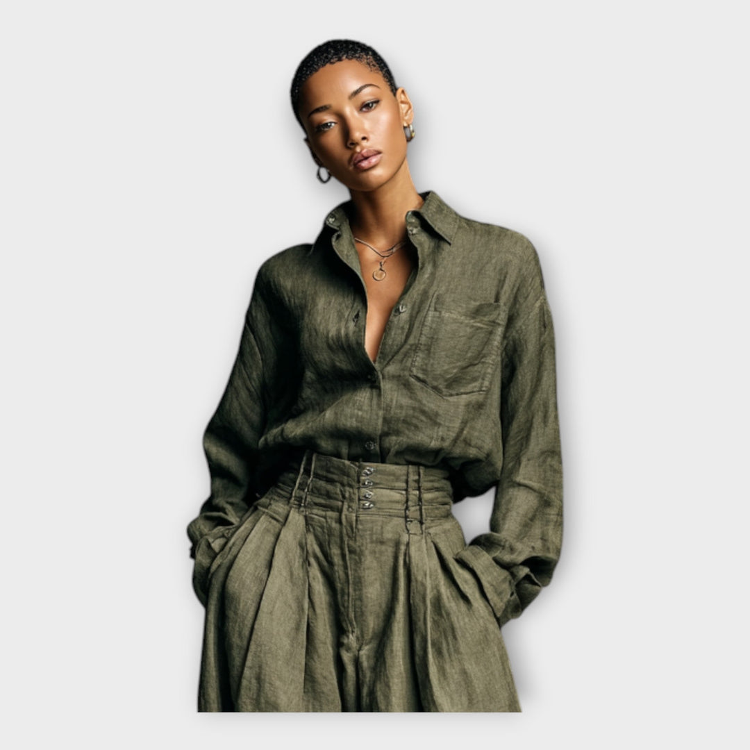 Camisa e calças com elegância descontraída