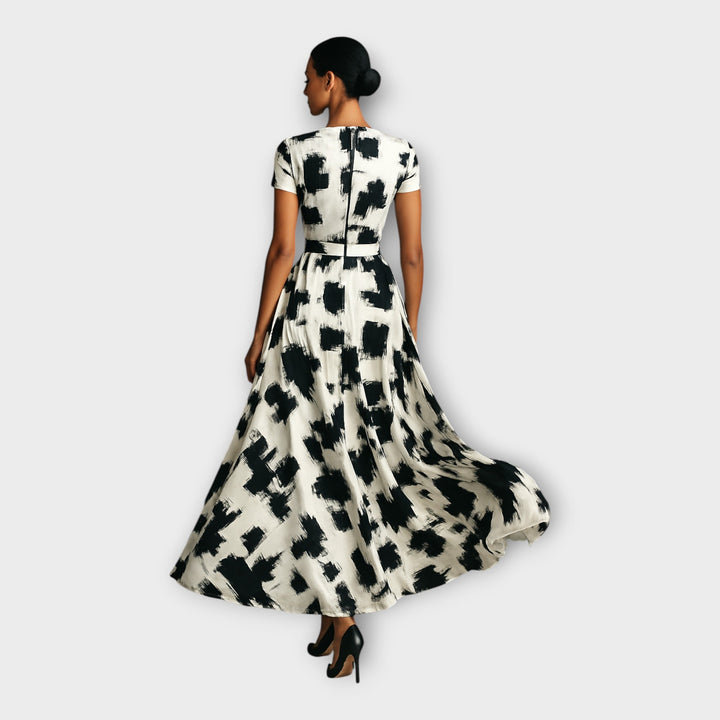 Vestido longo com elegância artística