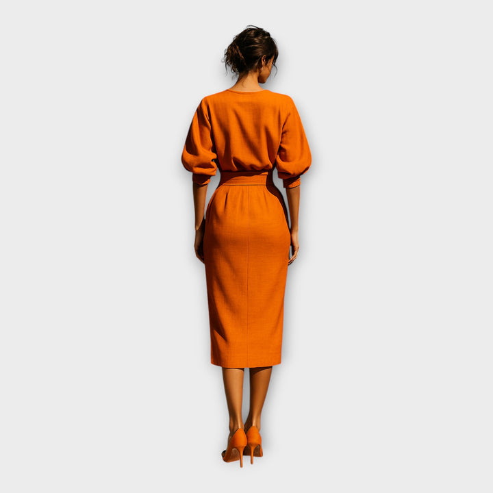 Vestido elegante com design refinado e estética minimalista