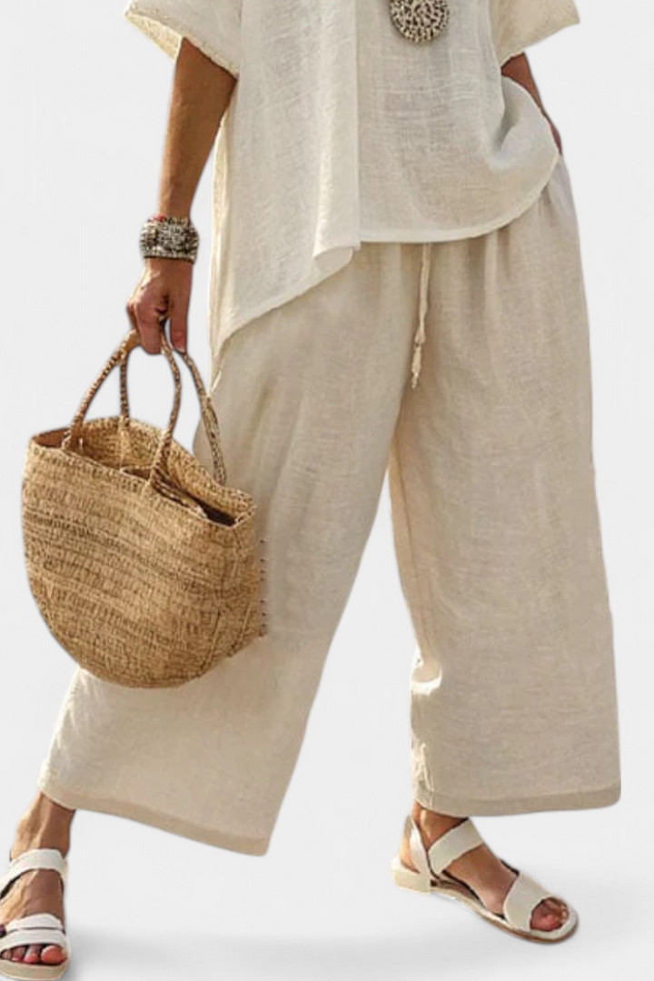 Conjunto Minimalista Daisy em tons naturais com blusa oversized e calças largas para um estilo simples e elegante