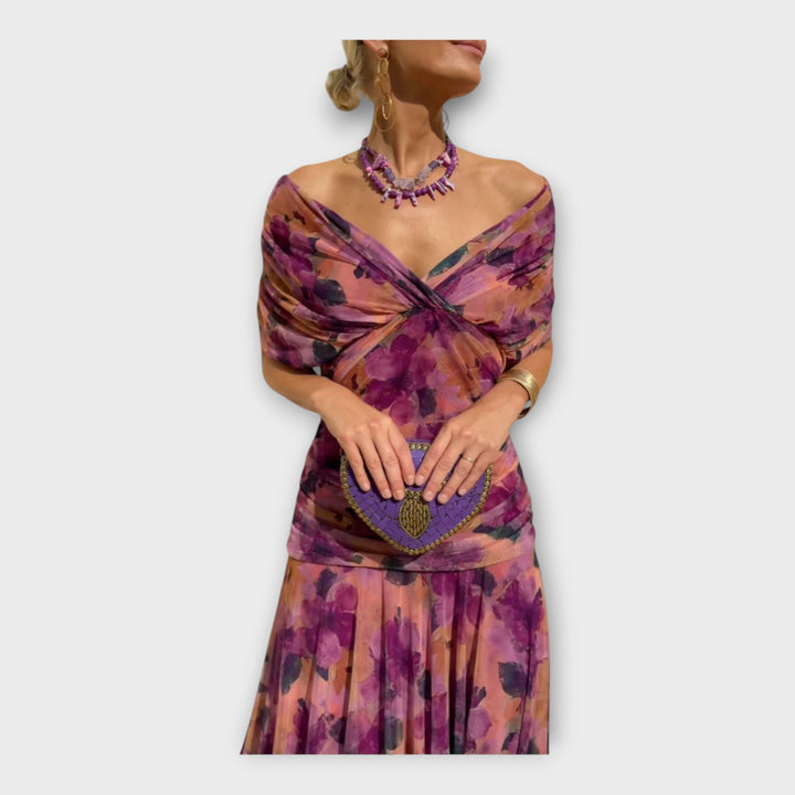 Vestido Arejado com Decote Impressionante