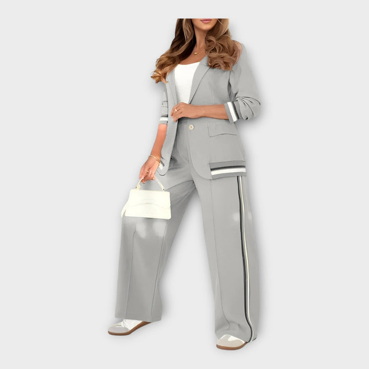 Conjunto com Casaco e Calças