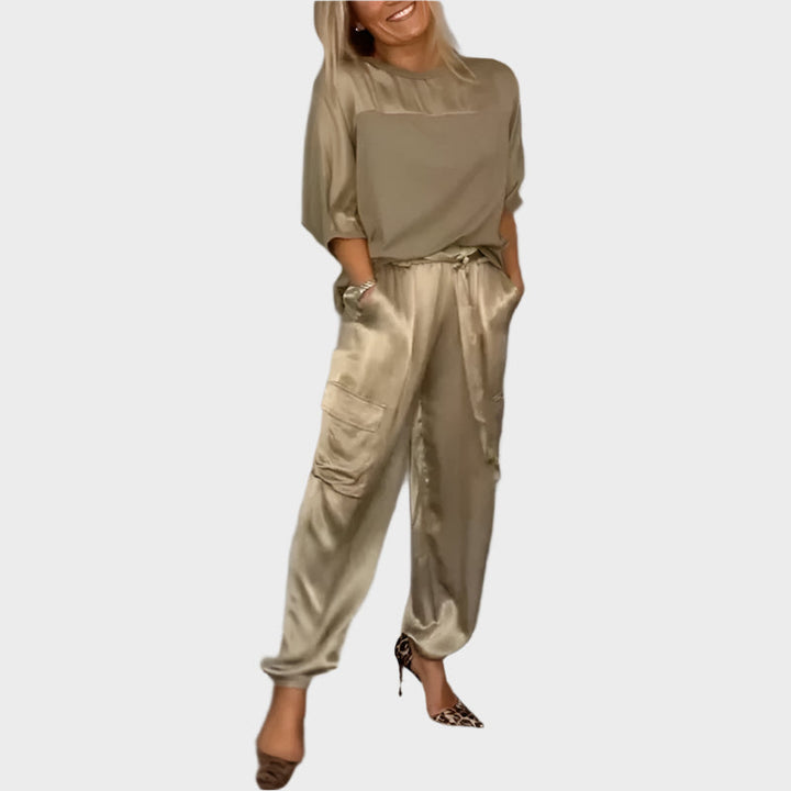 Conjunto Satinado com Blusa Larga e Calças Cargo