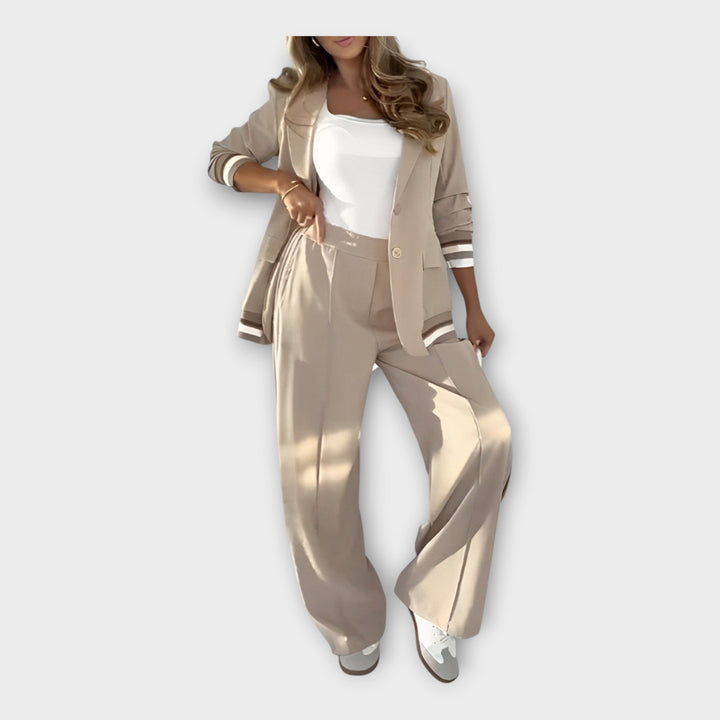 Conjunto com Casaco e Calças
