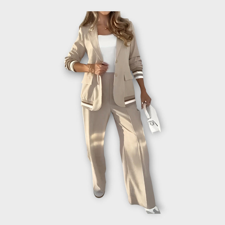 Conjunto com Casaco e Calças