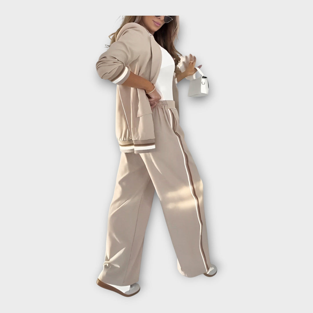 Conjunto com Casaco e Calças