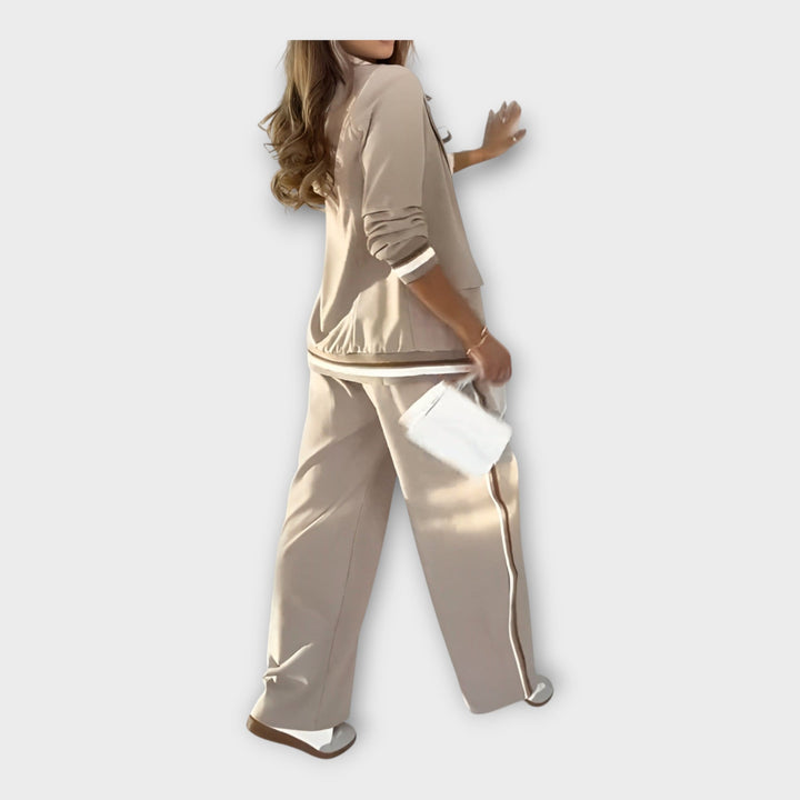 Conjunto com Casaco e Calças