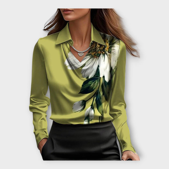 Blusa de Cetim com Decote Drapé e Gola