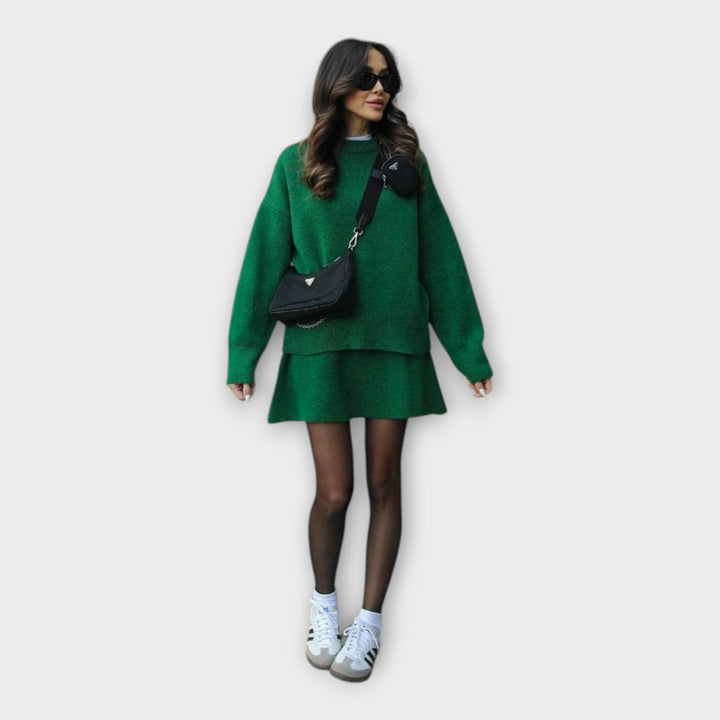 Conjunto de Blusa de Malha e Saia com Linha Moderna